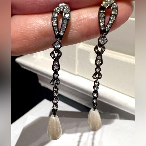 ✨ Stunning Swarovski Vintage Pave Crystal and Faux Pearl Drop Earrings - Picture 1 of 16